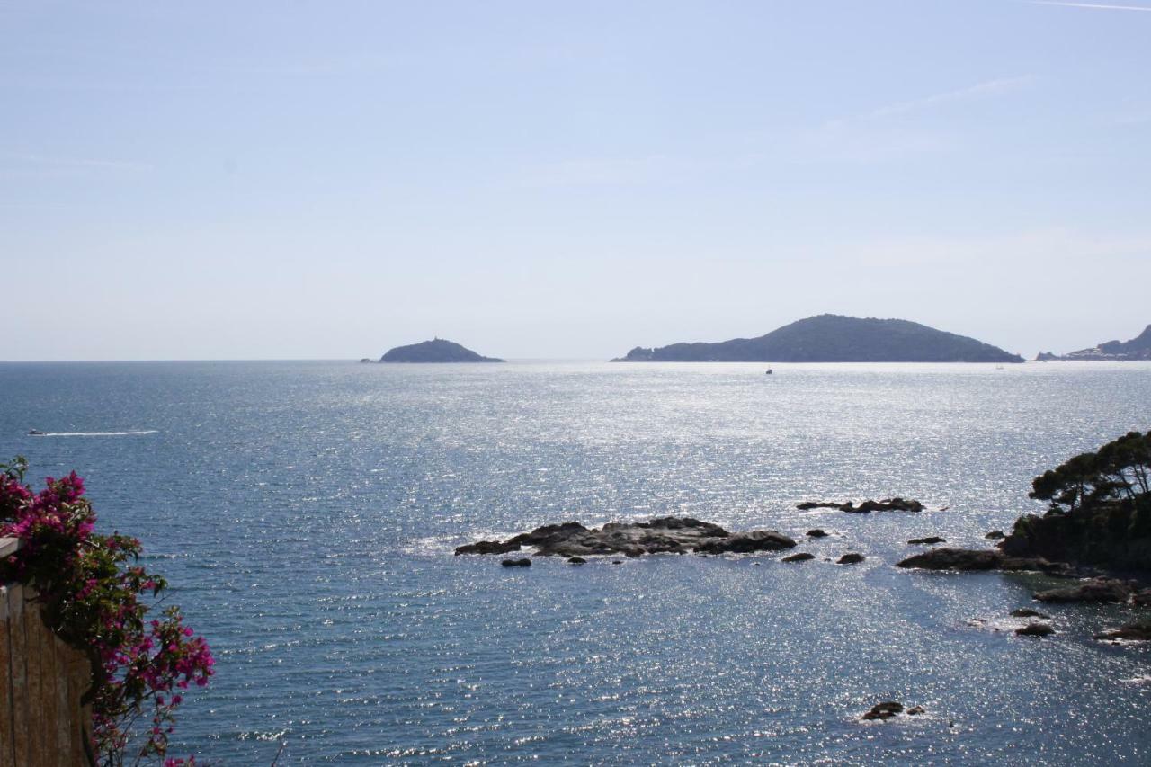 Sulla Spiaggia Di Toto E Tota Tellaro Εξωτερικό φωτογραφία